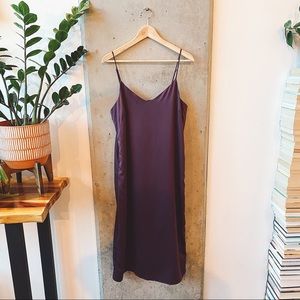 SLIP DRESS PLUM (SIMONS)